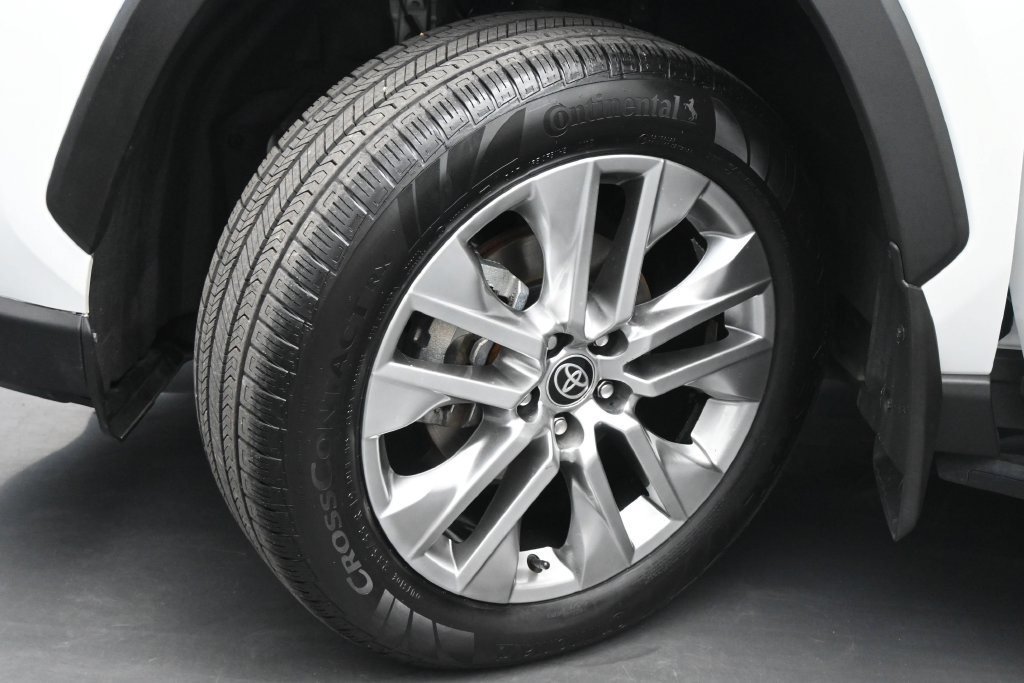 Used 2024 Toyota RAV4 XLE Premium FWD image 20