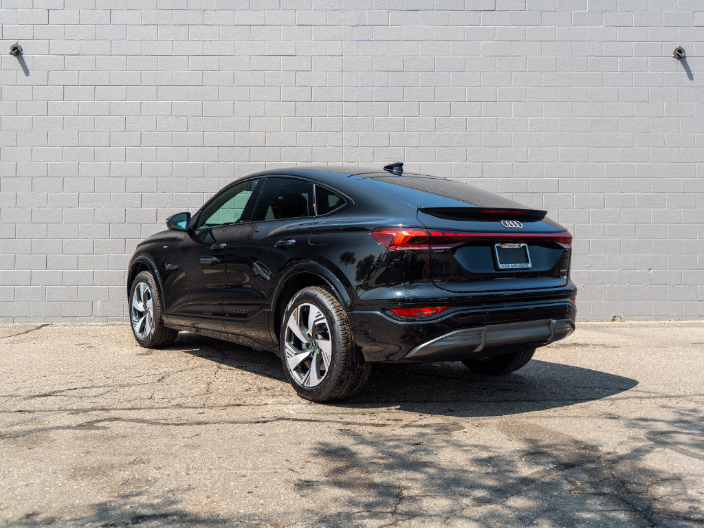 New 2027 Audi Q6 e-tron Premium AWD/4WD image 4