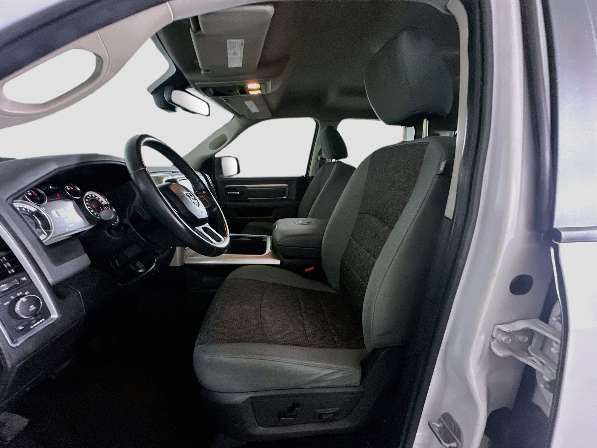 Used 2016 RAM 1500 Lone Star RWD image 13