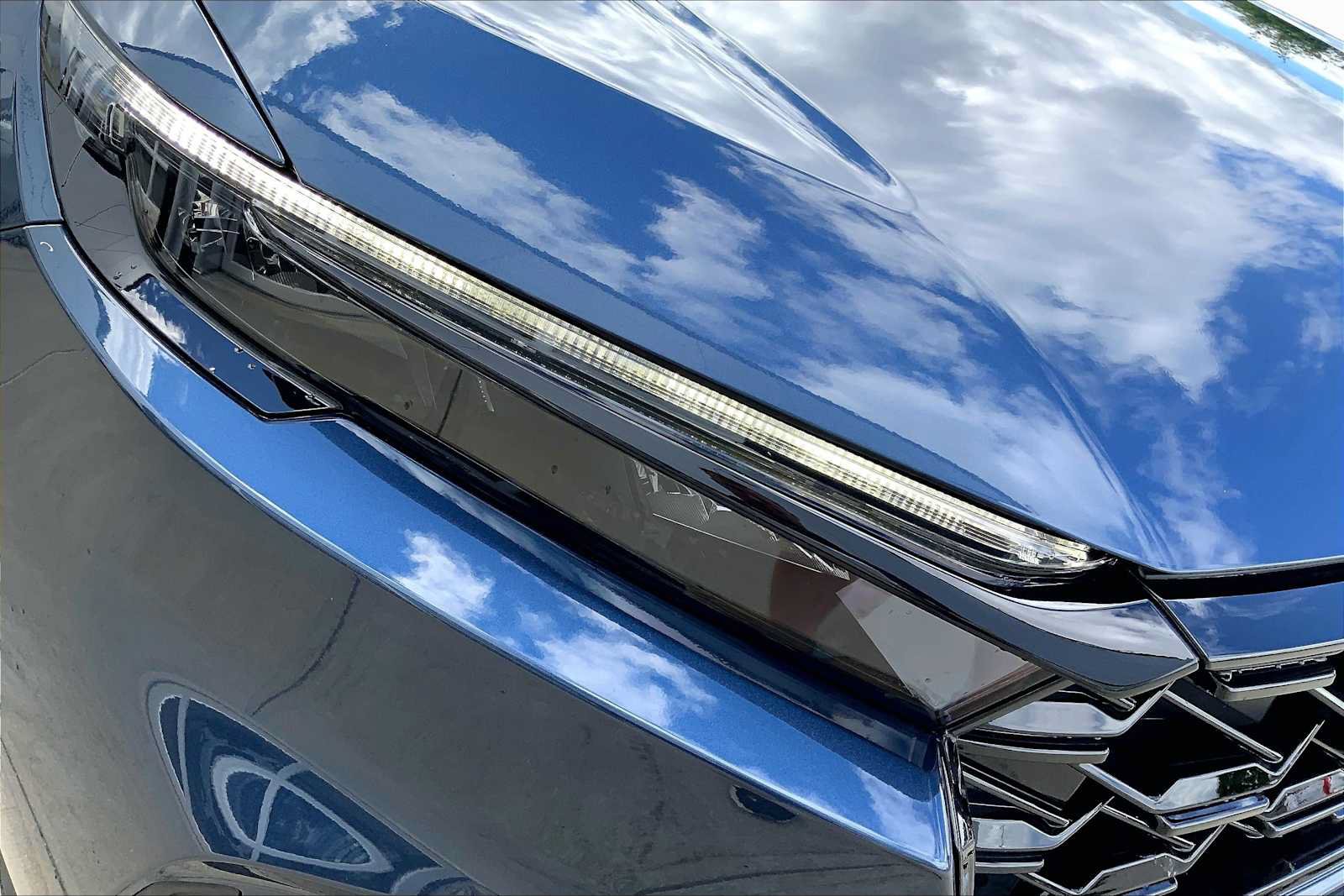 Used 2025 Honda CR-V Sport Touring image 27