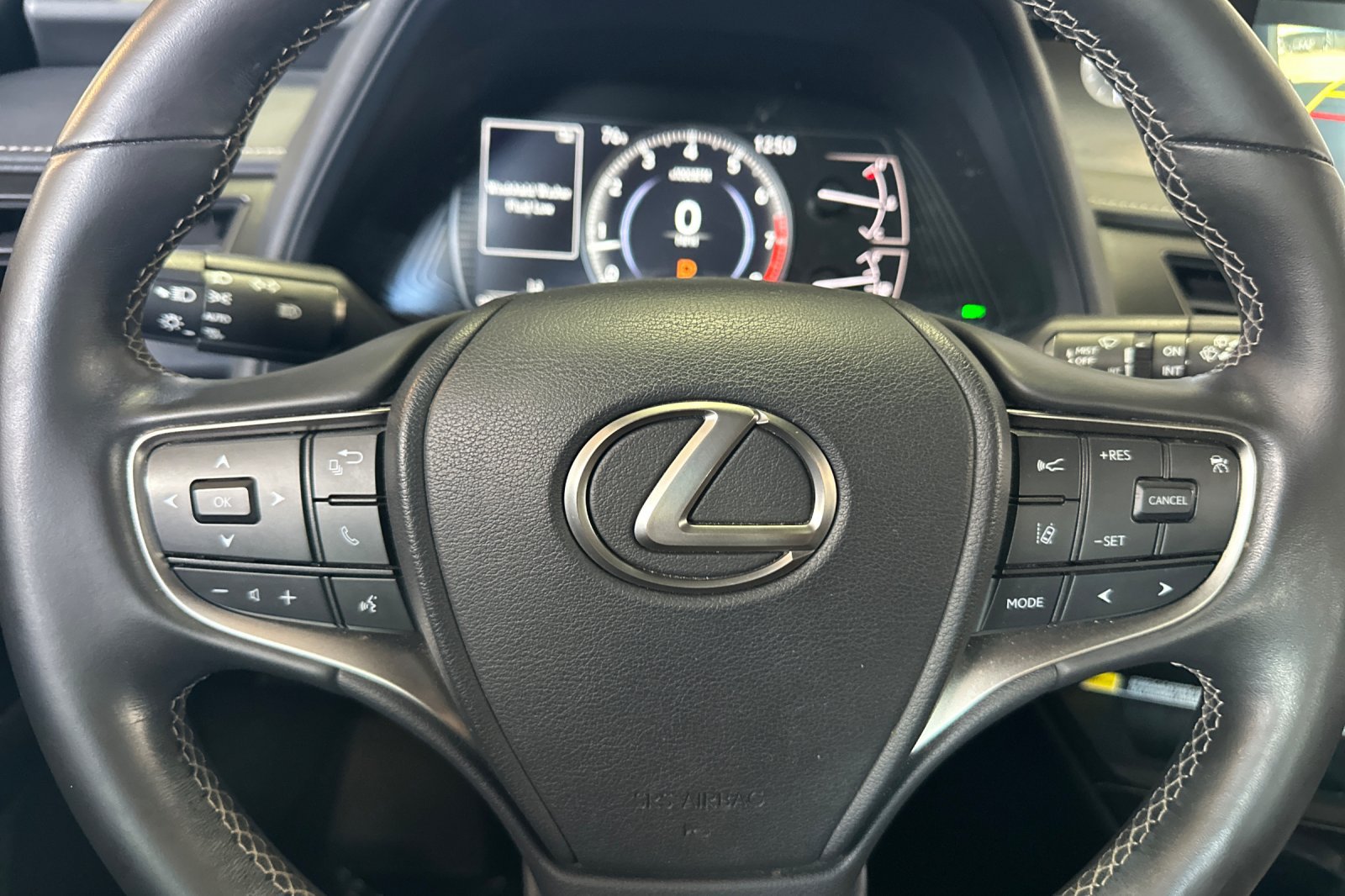 Used 2022 Lexus UX 200 w/ Accessory Package (Z2) FWD image 11