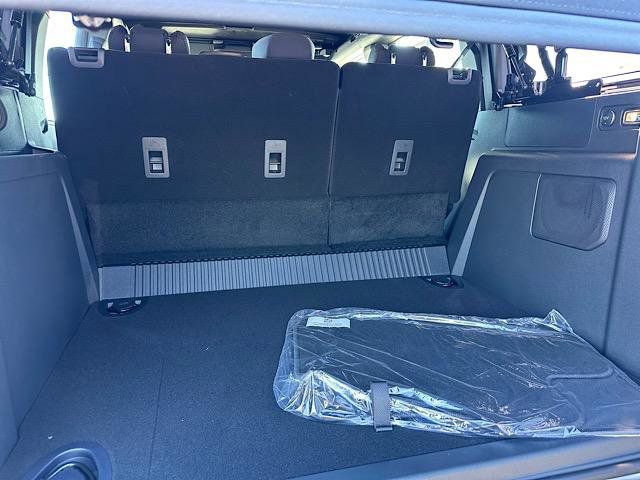 New 2025 Ford Bronco Base image 8