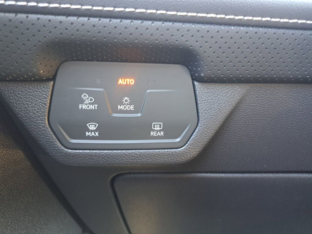 New 2026 Volkswagen Atlas Cross Sport SE image 15