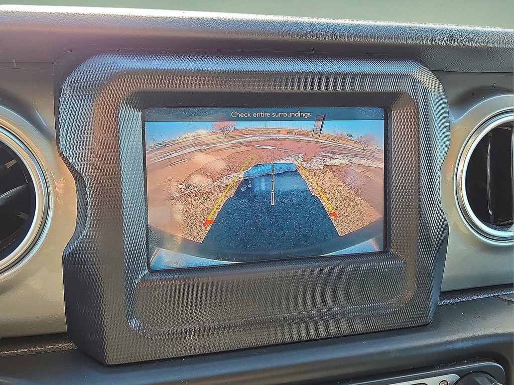 Used 2020 Jeep Wrangler Unlimited Sahara image 26