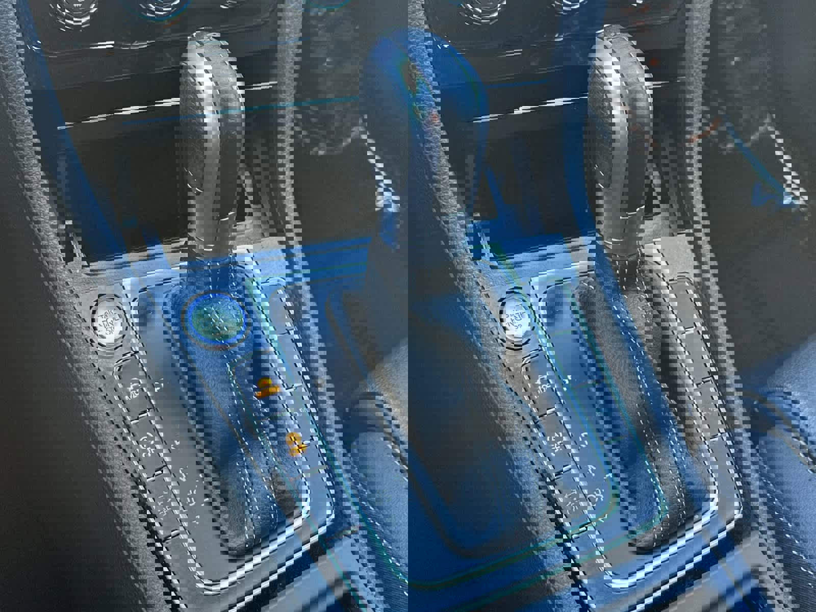 Used 2019 Volkswagen Golf R 4-Door image 24