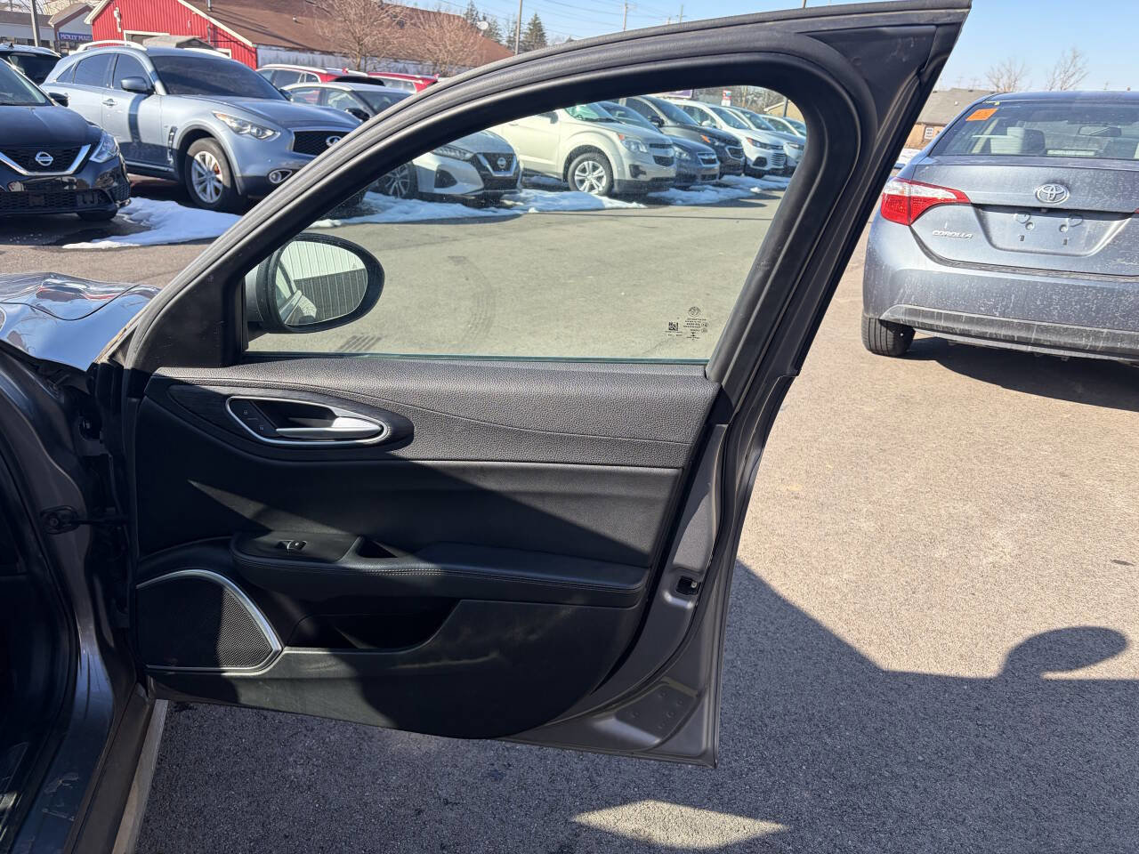 Used 2018 Alfa Romeo Giulia AWD image 17