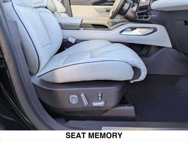 Used 2024 Lincoln Nautilus Black Label w/ Jet Appearance Package (87T) AWD/4WD image 28