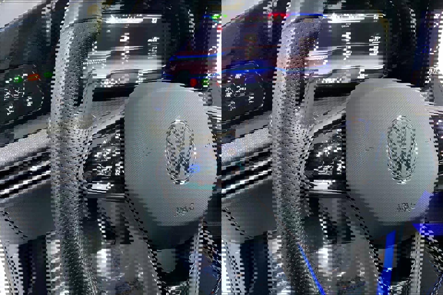 Used 2024 Volkswagen Golf R image 23