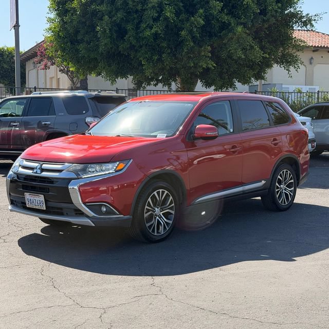 Used 2017 Mitsubishi Outlander SE FWD image 3