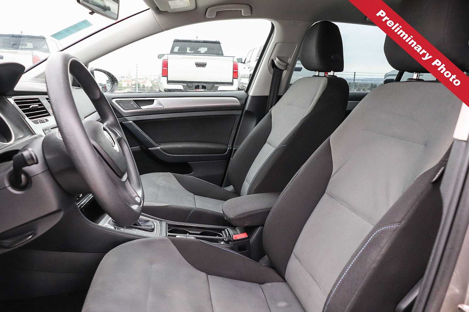 Used 2016 Volkswagen e-Golf SE FWD image 13