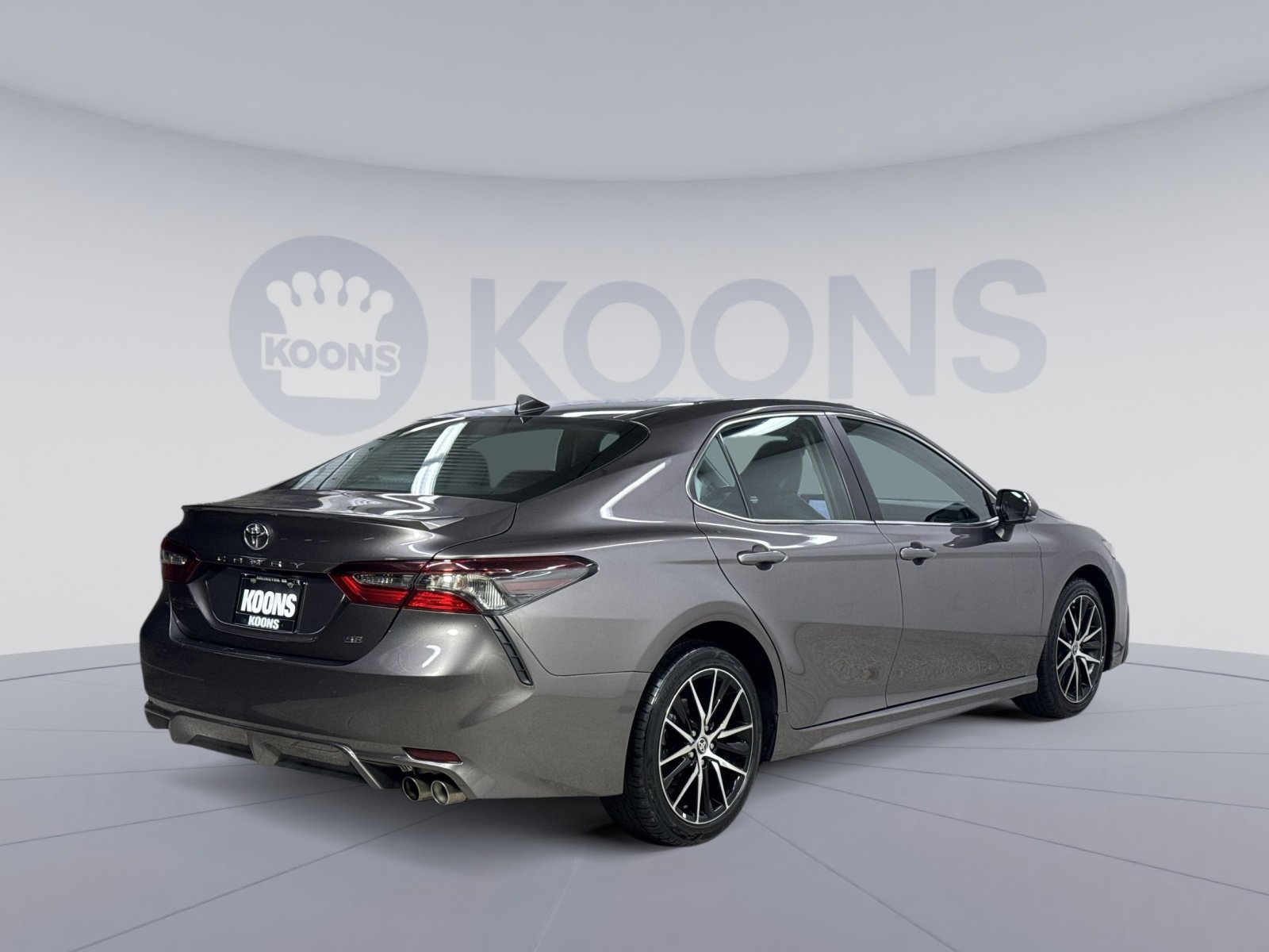 Used 2023 Toyota Camry SE image 12
