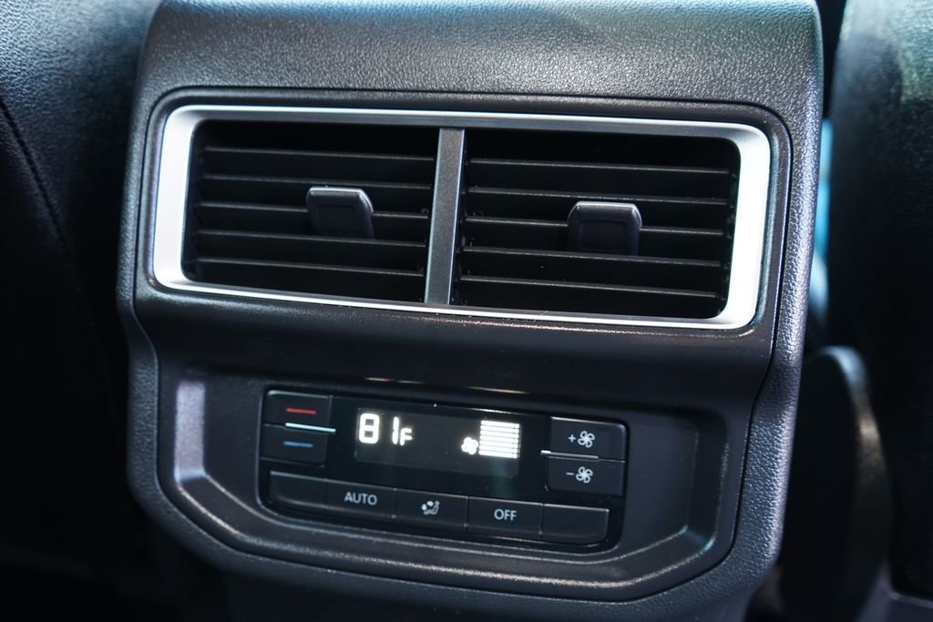 Used 2025 Volkswagen Atlas SE image 22
