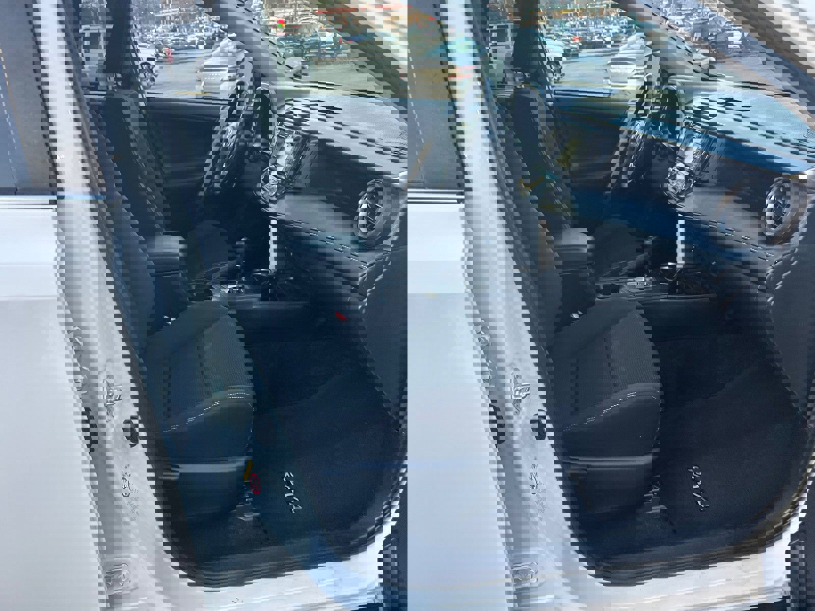 Used 2018 Toyota RAV4 XLE image 13