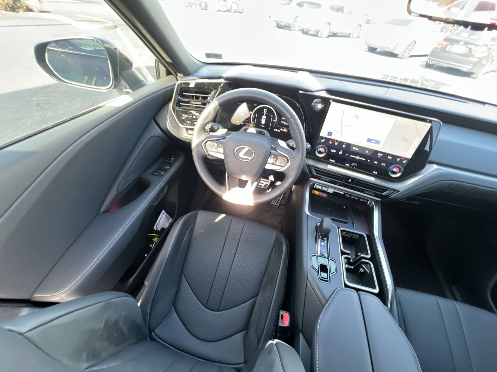 Used 2026 Lexus TX 500h AWD image 4