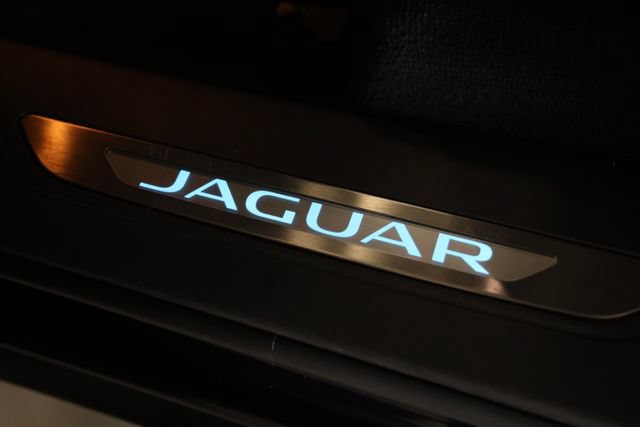 Used 2020 Jaguar F-PACE S AWD/4WD image 25