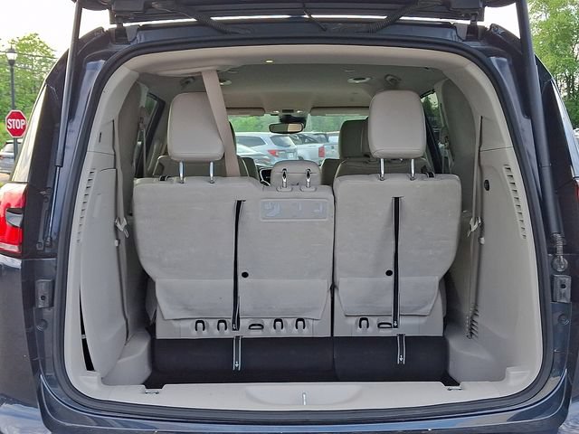 Used 2021 Chrysler Pacifica Touring-L FWD image 28
