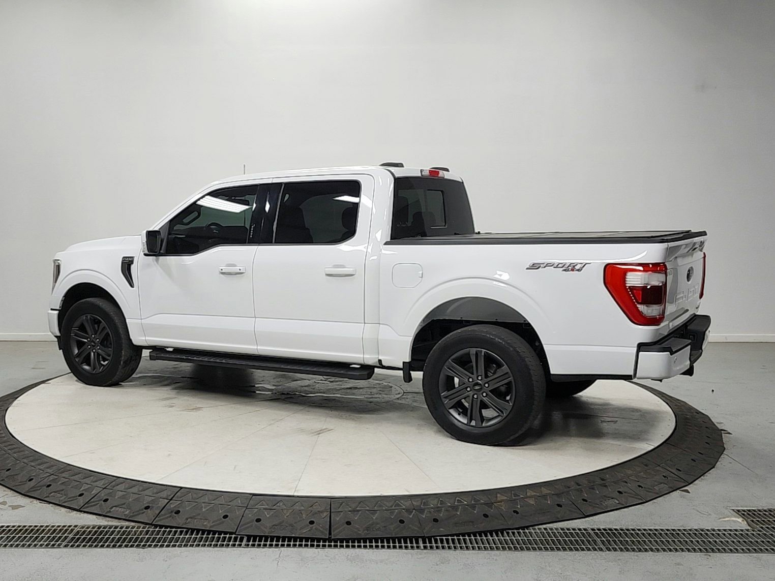 Used 2023 Ford F150 Lariat w/ Equipment Group 502A High AWD/4WD image 5