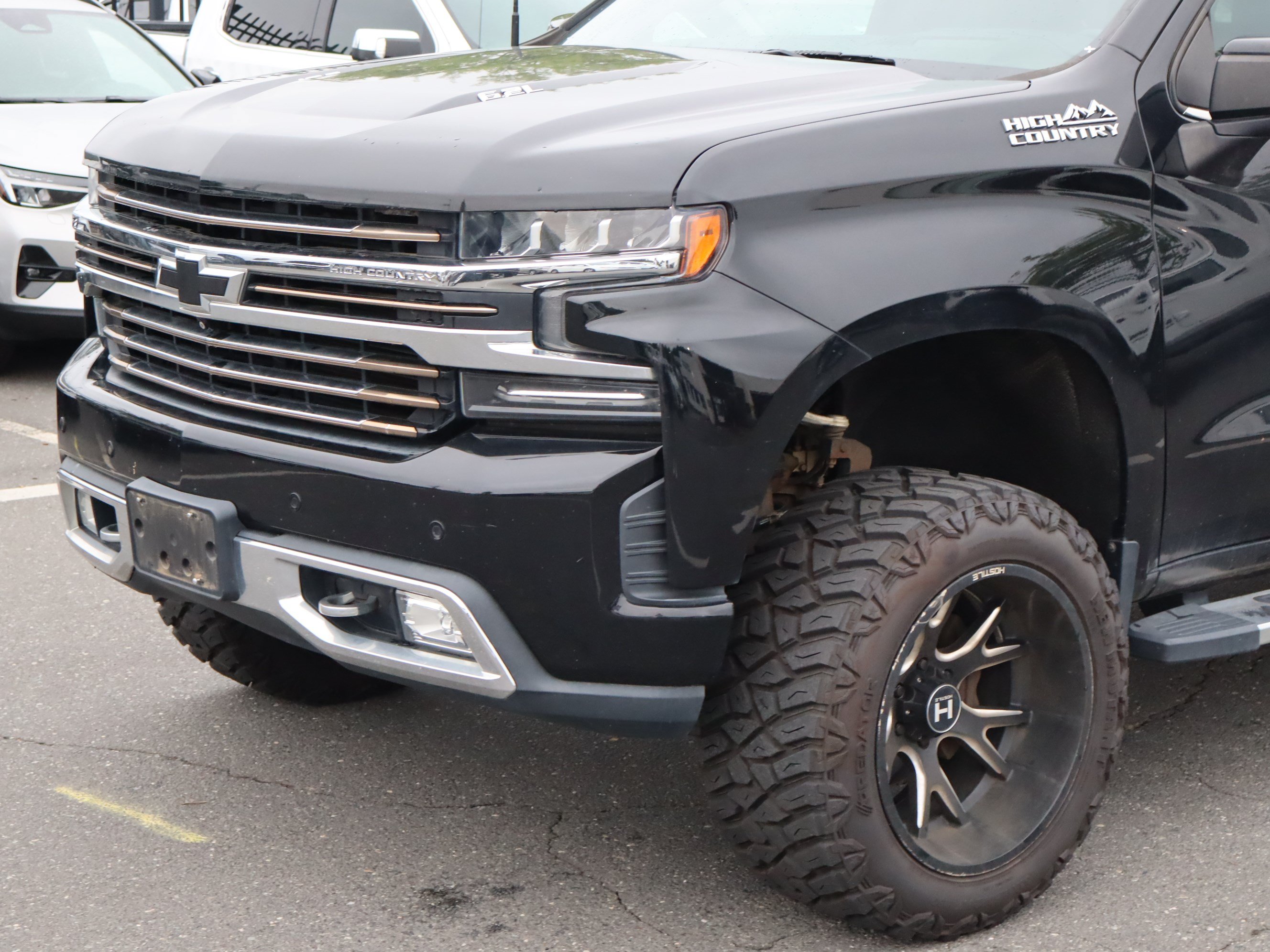 Used 2019 Chevrolet Silverado 1500 High Country w/ Technology Package AWD/4WD image 17