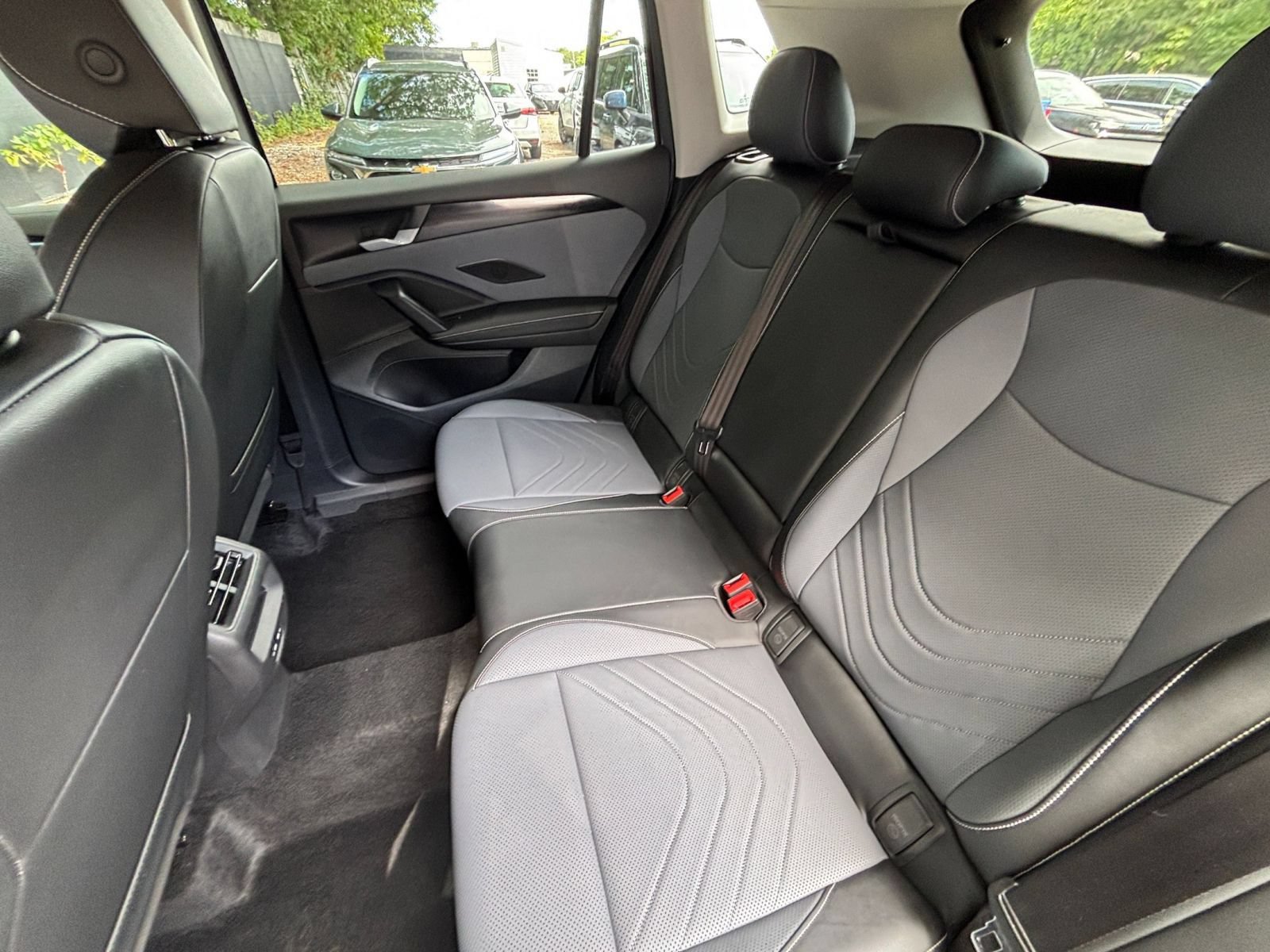 Used 2025 Chevrolet Equinox LT FWD image 27