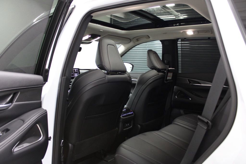Certified 2026 INFINITI QX60 Luxe w/ Family Package AWD/4WD image 35