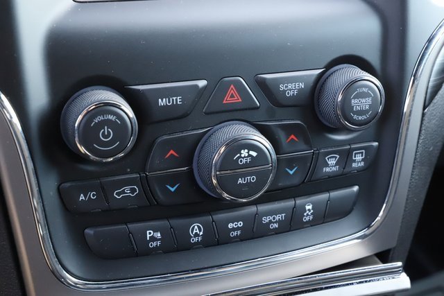 Used 2021 Jeep Grand Cherokee Laredo image 29