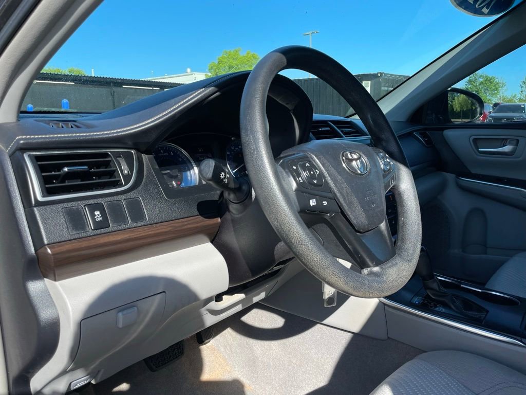 Used 2016 Toyota Camry LE image 26