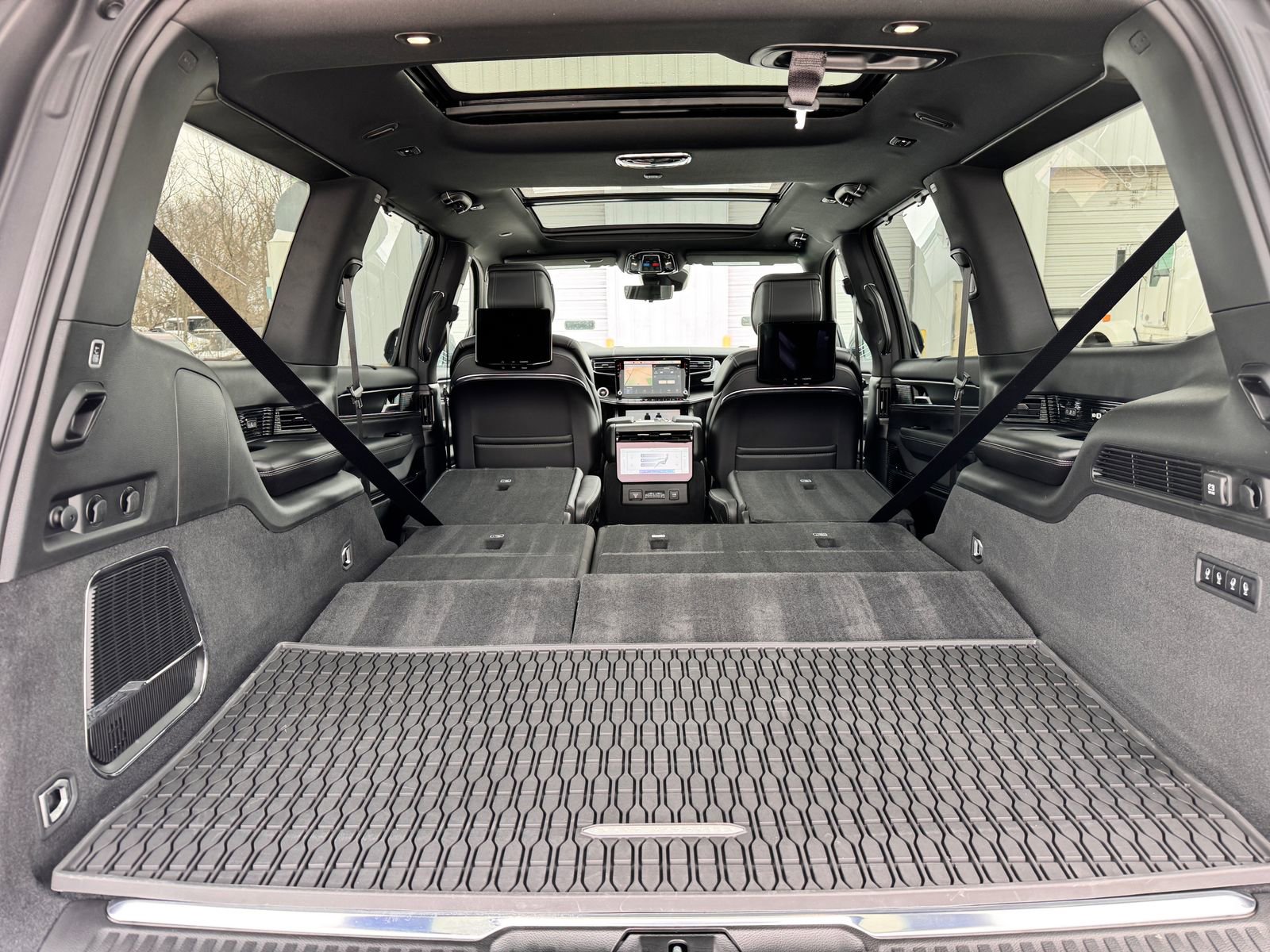 New 2026 Jeep Grand Wagoneer Summit image 8