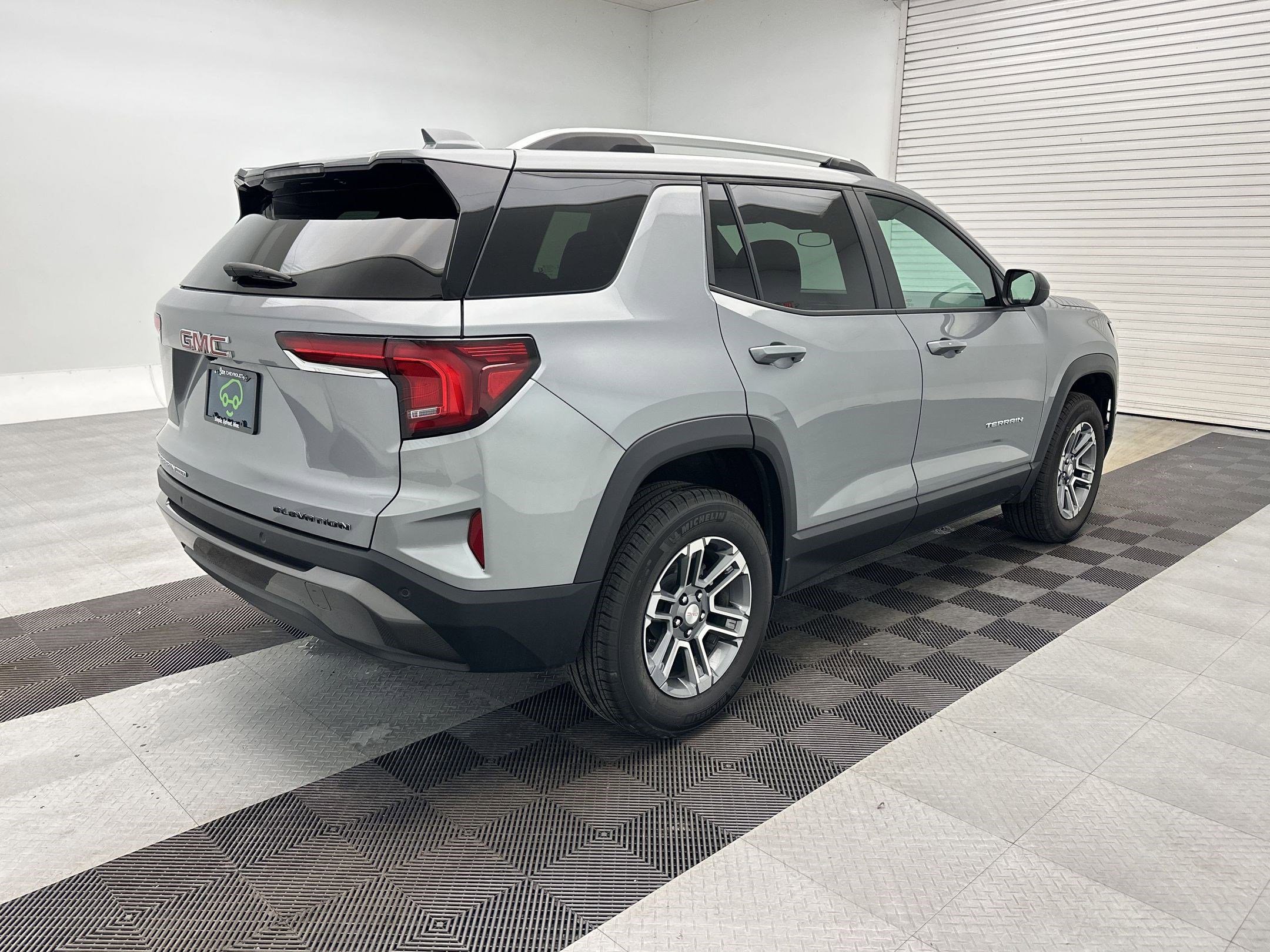 Certified 2025 GMC Terrain Elevation w/ Elevation Premium Package AWD/4WD image 9