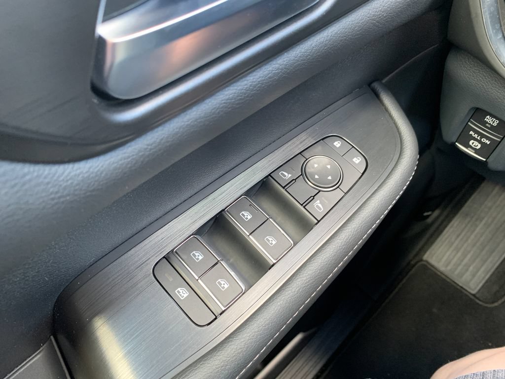 Used 2025 Nissan Armada SV AWD/4WD image 20