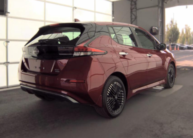 Certified 2024 Nissan Leaf SV Plus FWD image 3