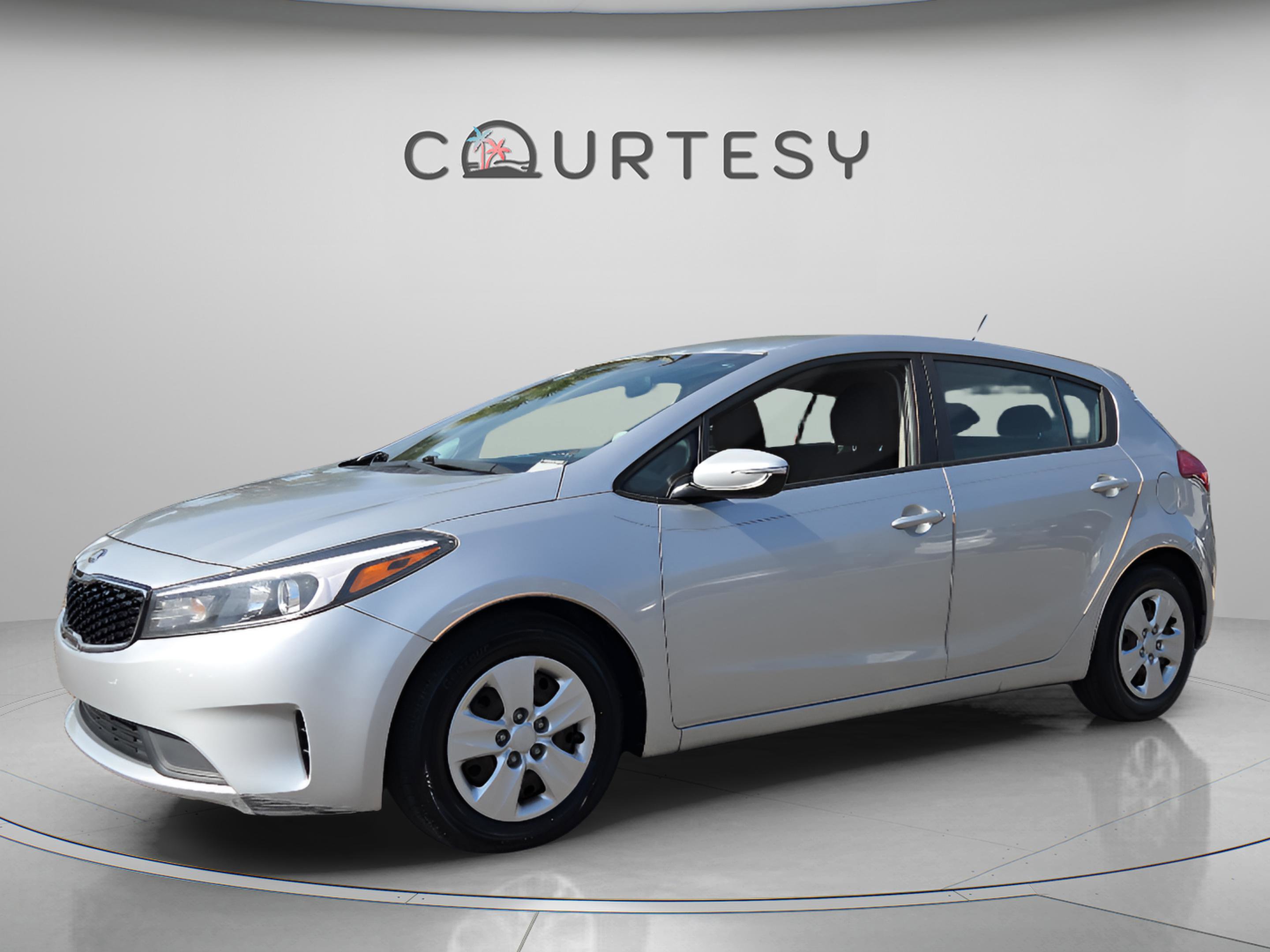 Used 2017 Kia Forte LX image 1