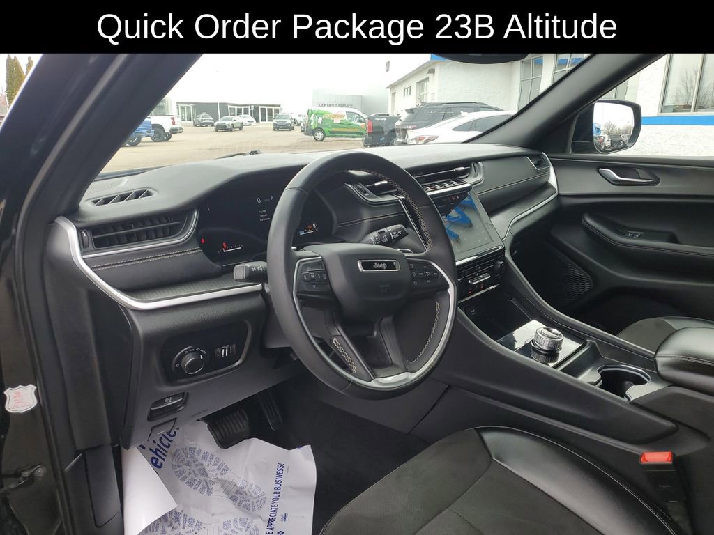 Used 2024 Jeep Grand Cherokee L Laredo image 8