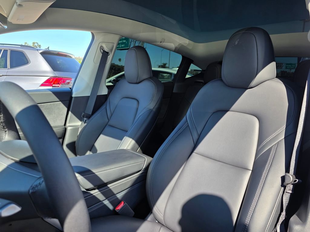 Used 2025 Tesla Model Y Performance image 17