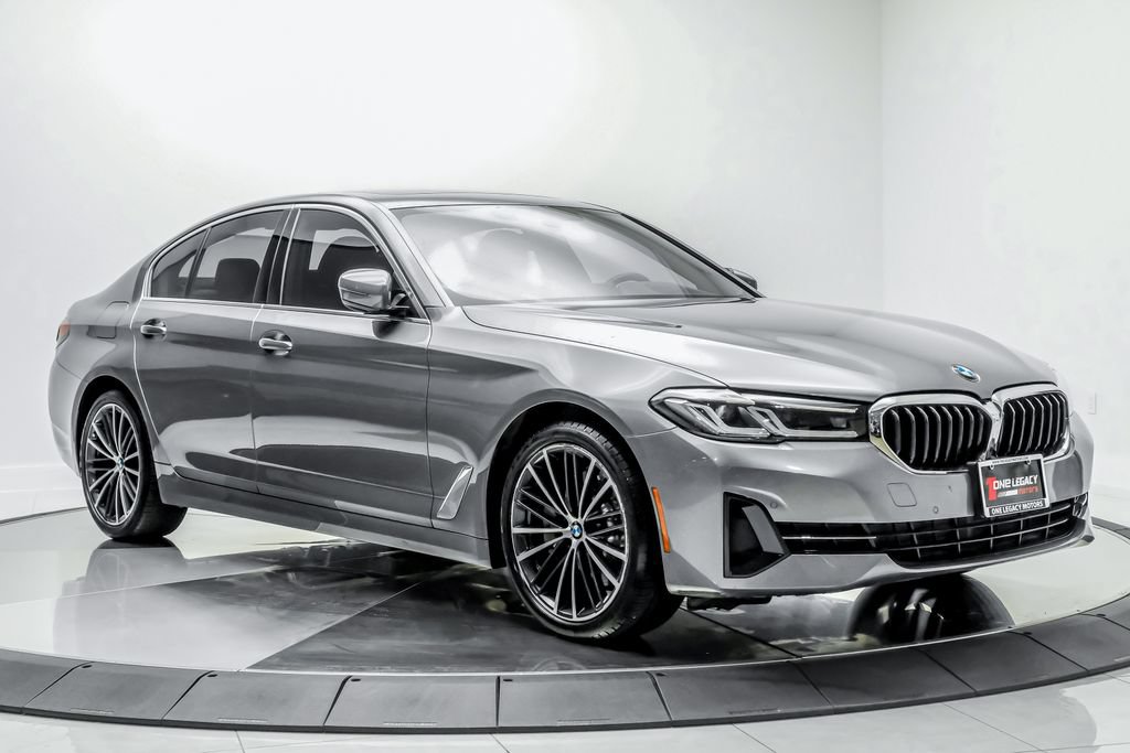 Used 2023 BMW 530i w/ Premium Package RWD image 3