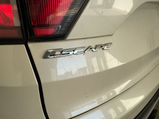 Used 2017 Ford Escape SE AWD/4WD image 13