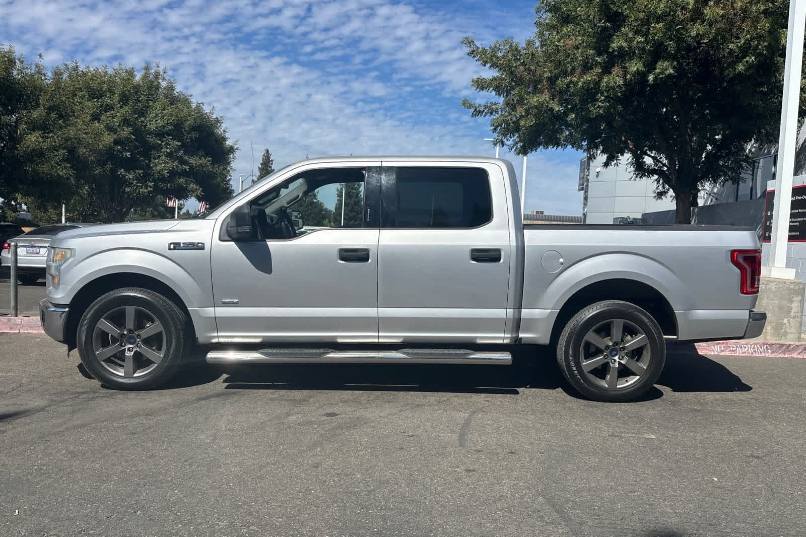 Used 2015 Ford F150 XLT w/ Equipment Group 301A Mid RWD image 6