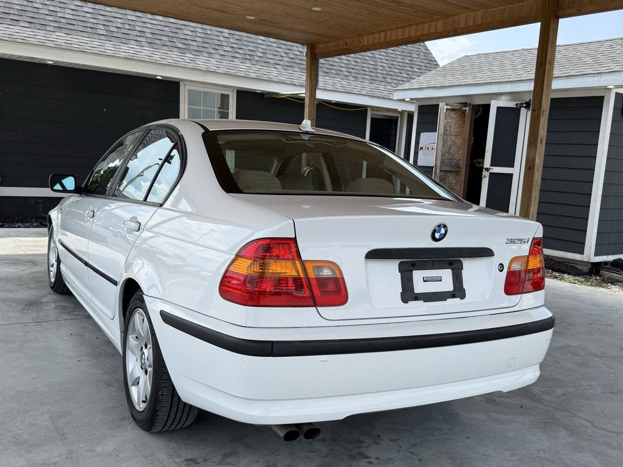 Used 2003 BMW 325i Sedan RWD image 16