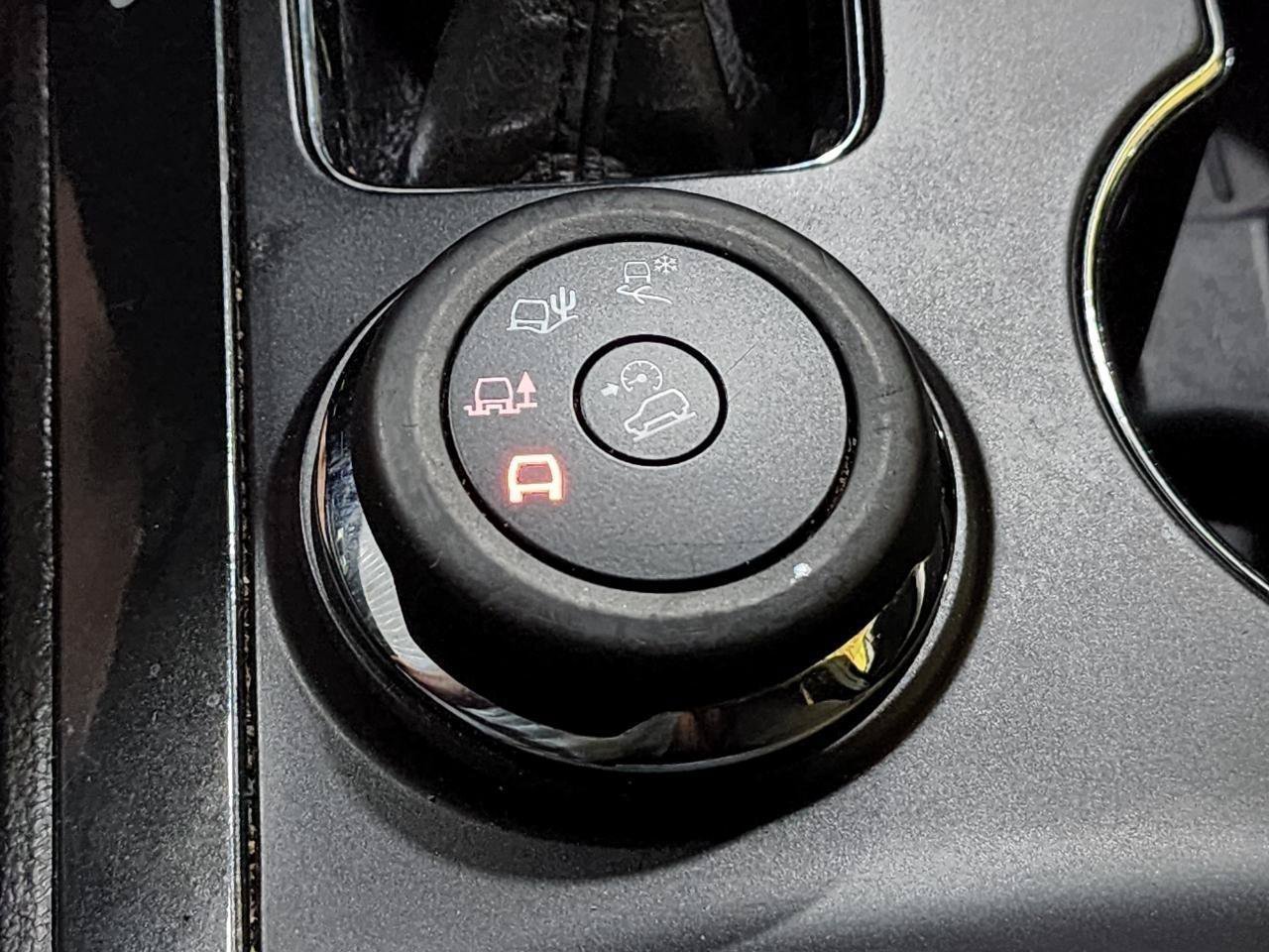 Used 2018 Ford Explorer XLT w/ Equipment Group 202A AWD/4WD image 25