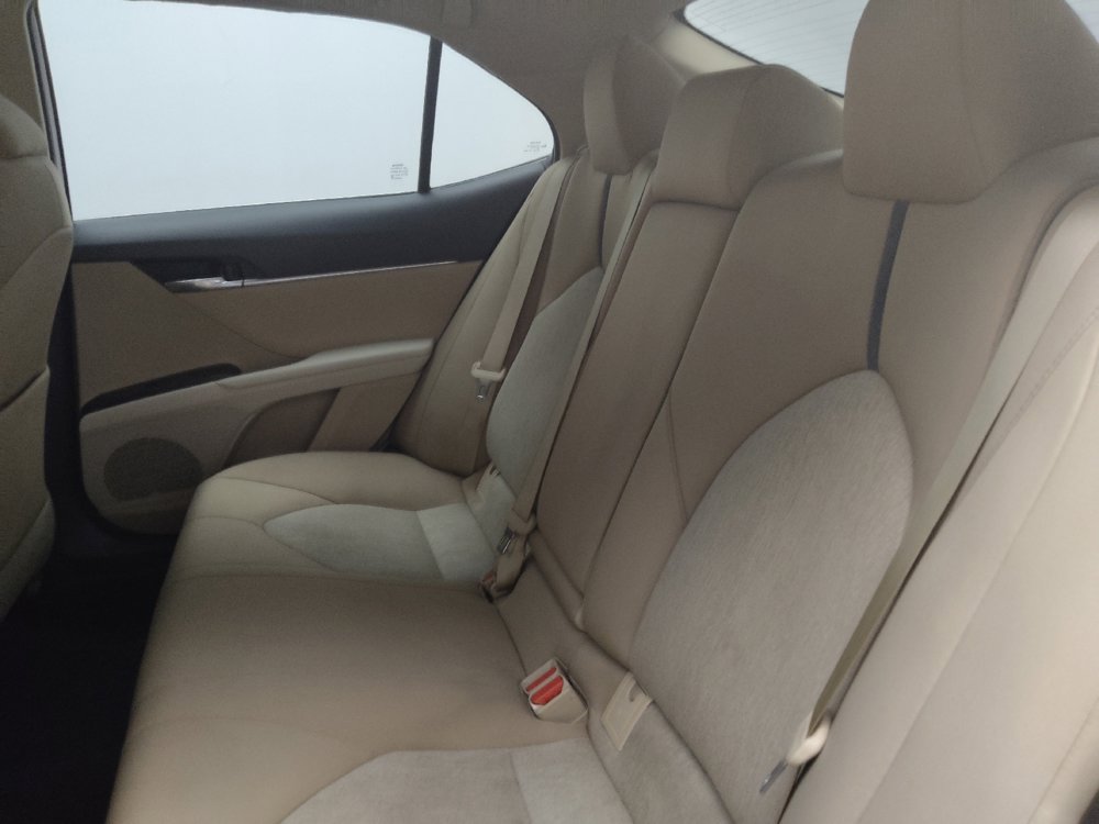 Used 2021 Toyota Camry LE image 18