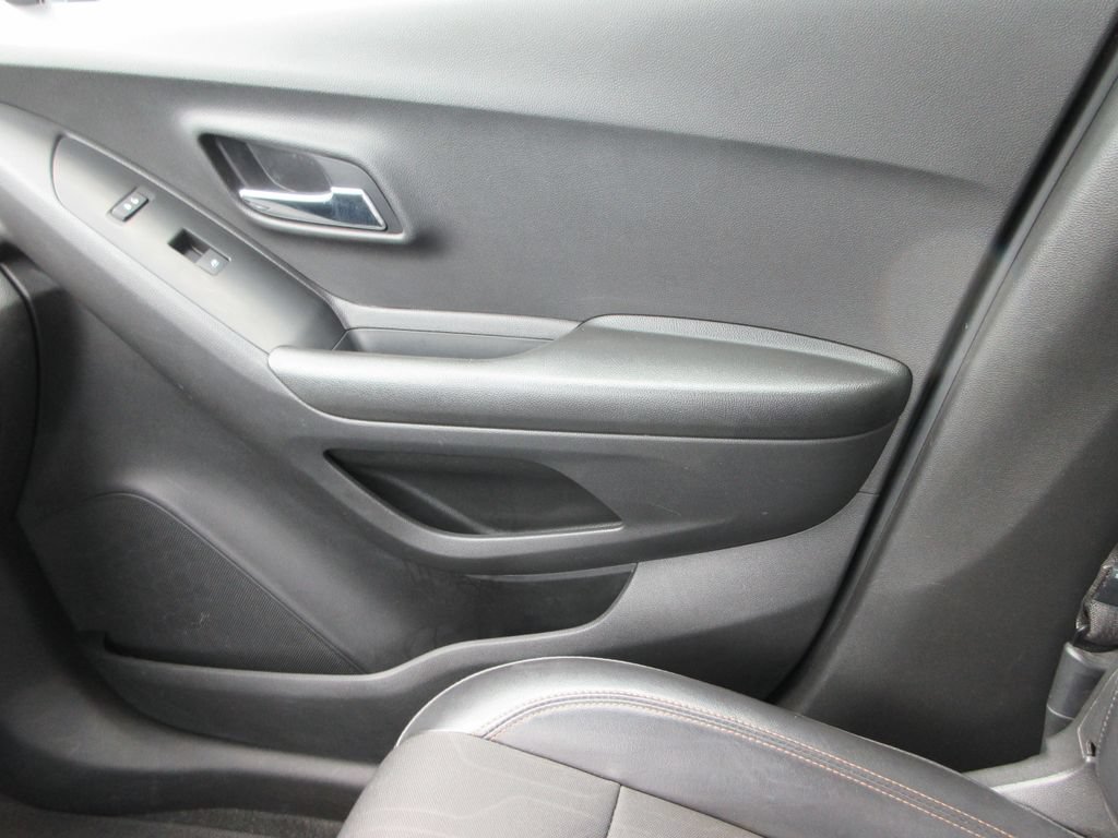 Certified 2021 Chevrolet Trax LT AWD/4WD image 31