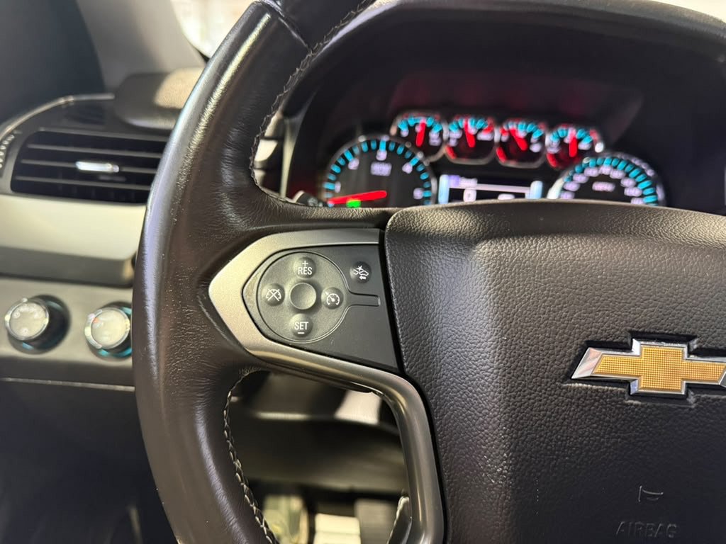 Used 2018 Chevrolet Suburban LT AWD/4WD image 15