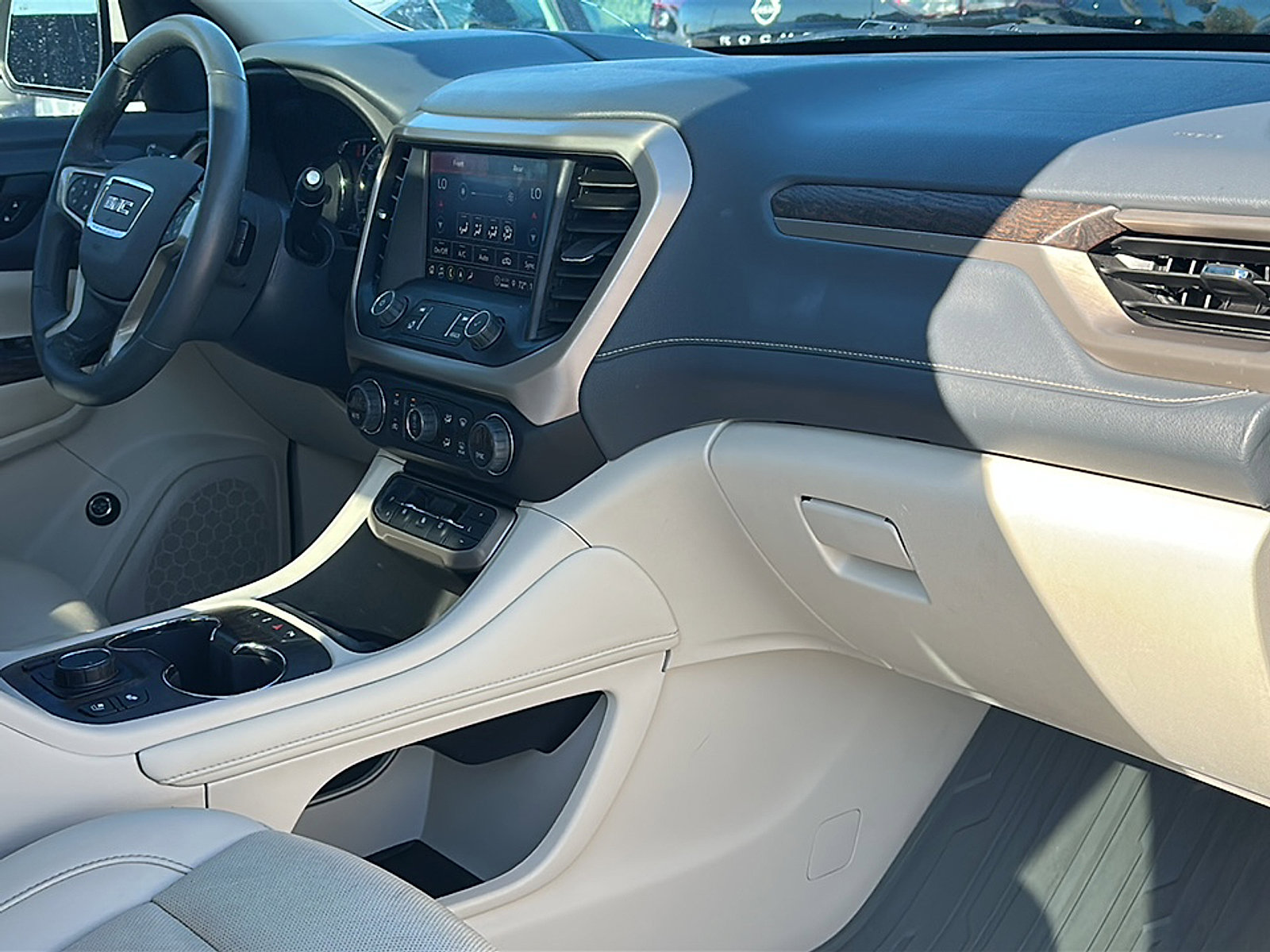 Used 2023 GMC Acadia Denali w/ Denali Ultimate Package image 23