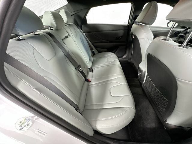Used 2025 Hyundai Elantra Limited FWD image 30