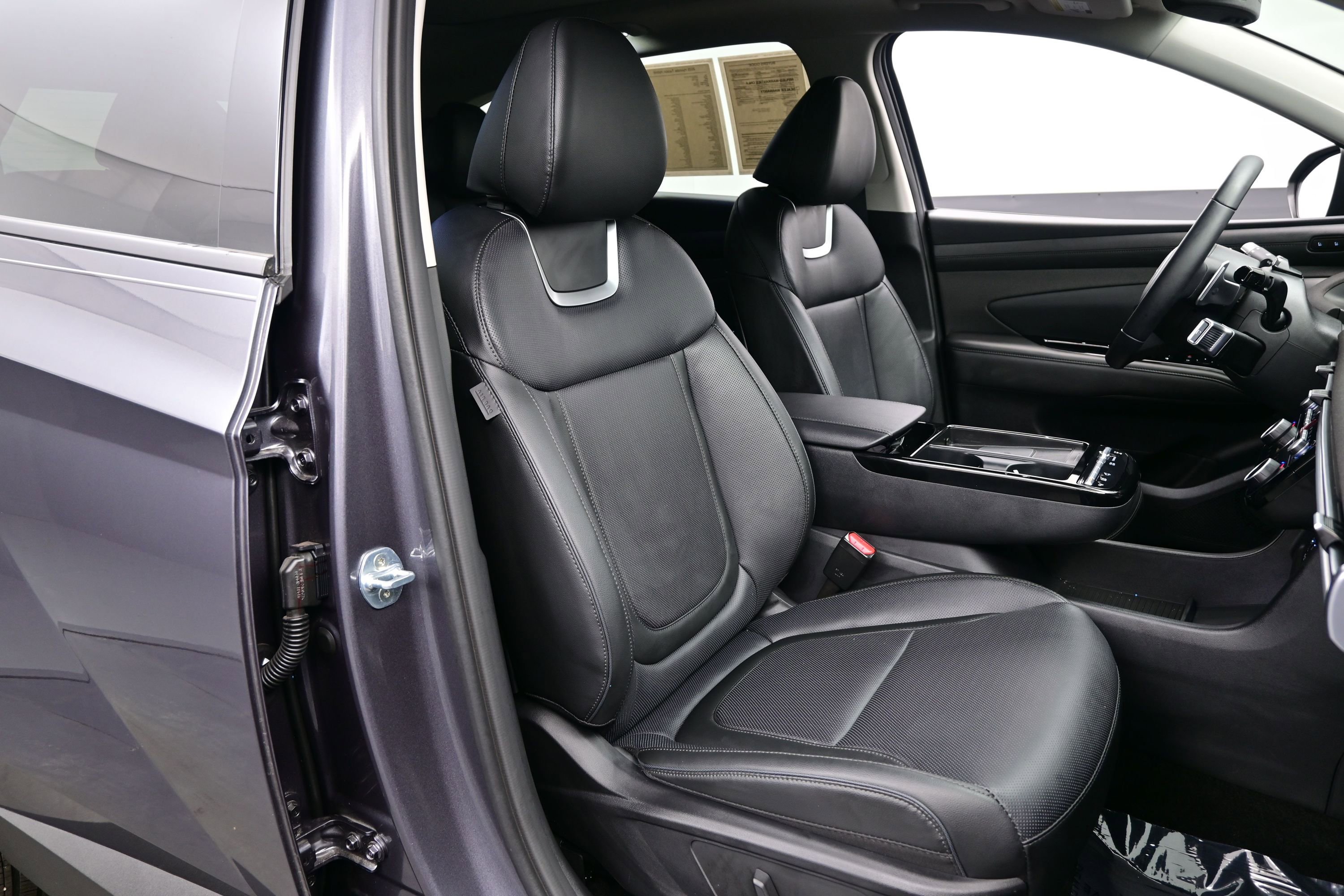Certified 2025 Hyundai Tucson Limited AWD/4WD image 14