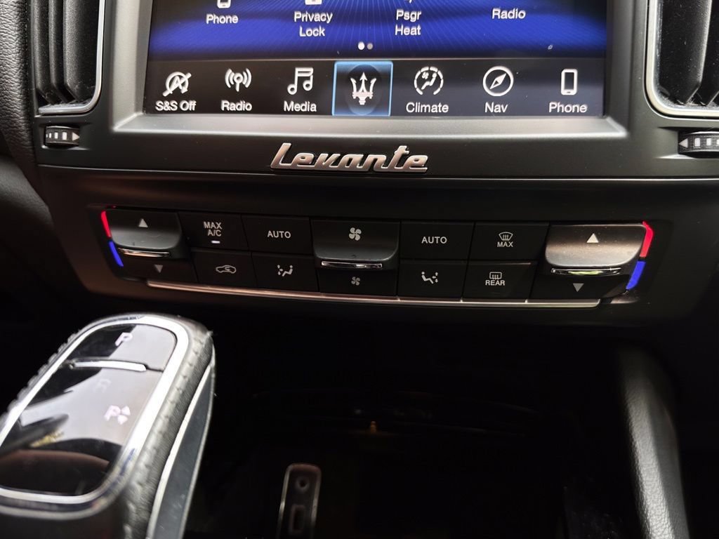 Used 2020 Maserati Levante S AWD/4WD image 11