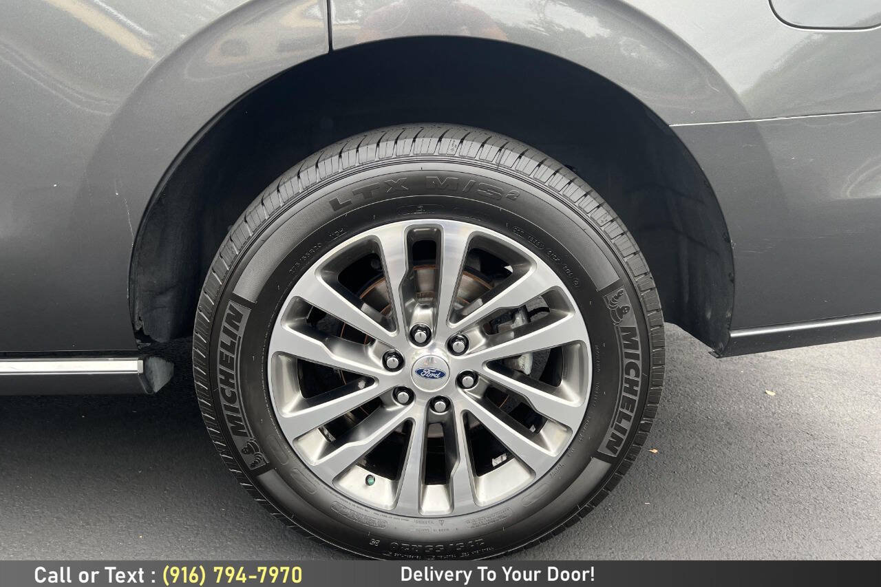 Used 2018 Ford Expedition Limited w/ Equipment Group 301A AWD/4WD image 10