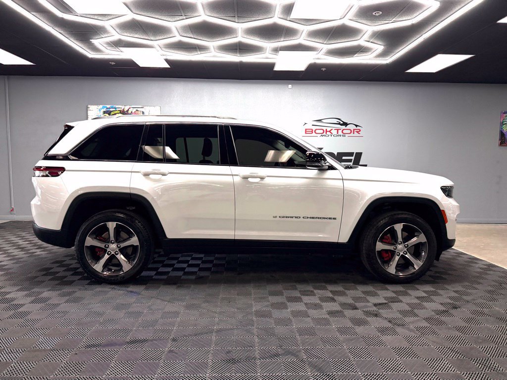 Used 2022 Jeep Grand Cherokee Limited 4xe AWD/4WD image 17