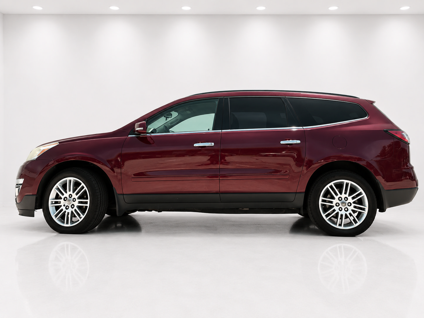 Used 2015 Chevrolet Traverse LT w/ Style and Technology Package FWD image 4