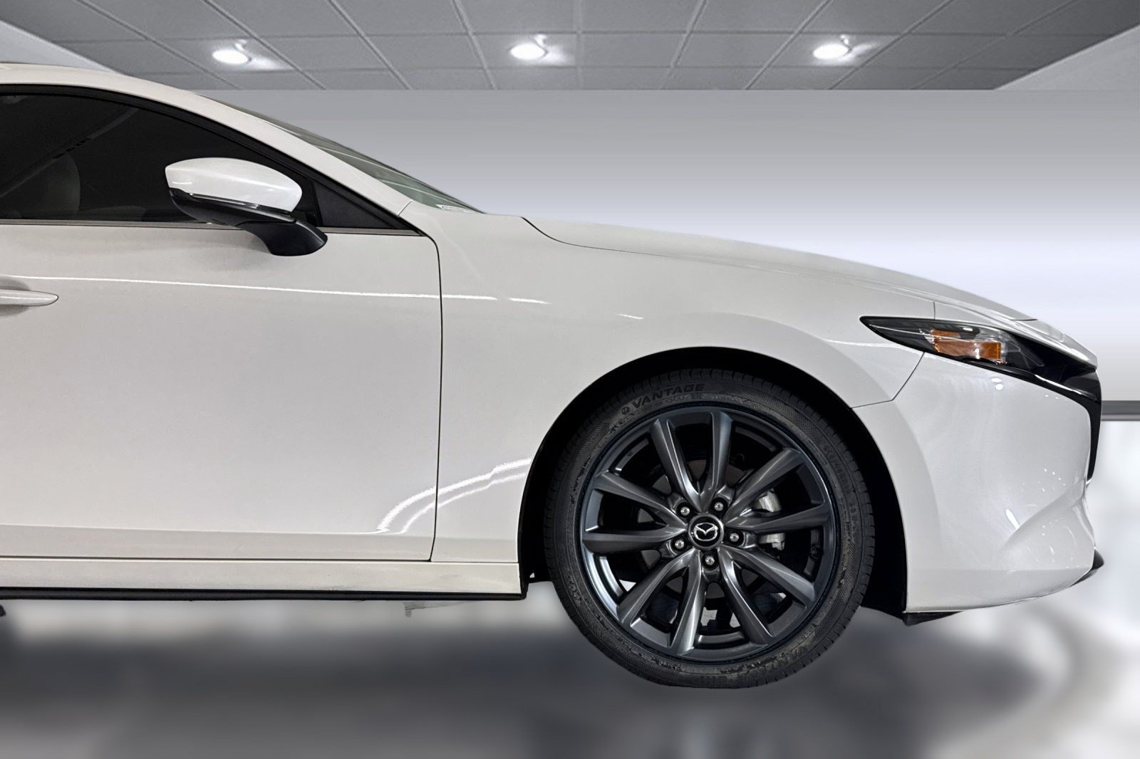 Used 2019 MAZDA MAZDA3 Hatchback FWD image 33