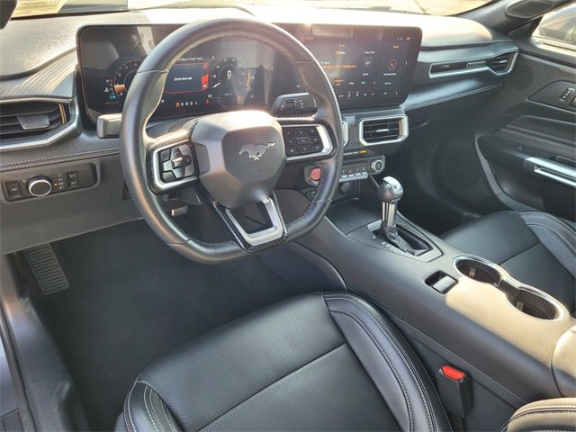 Used 2025 Ford Mustang Premium image 7